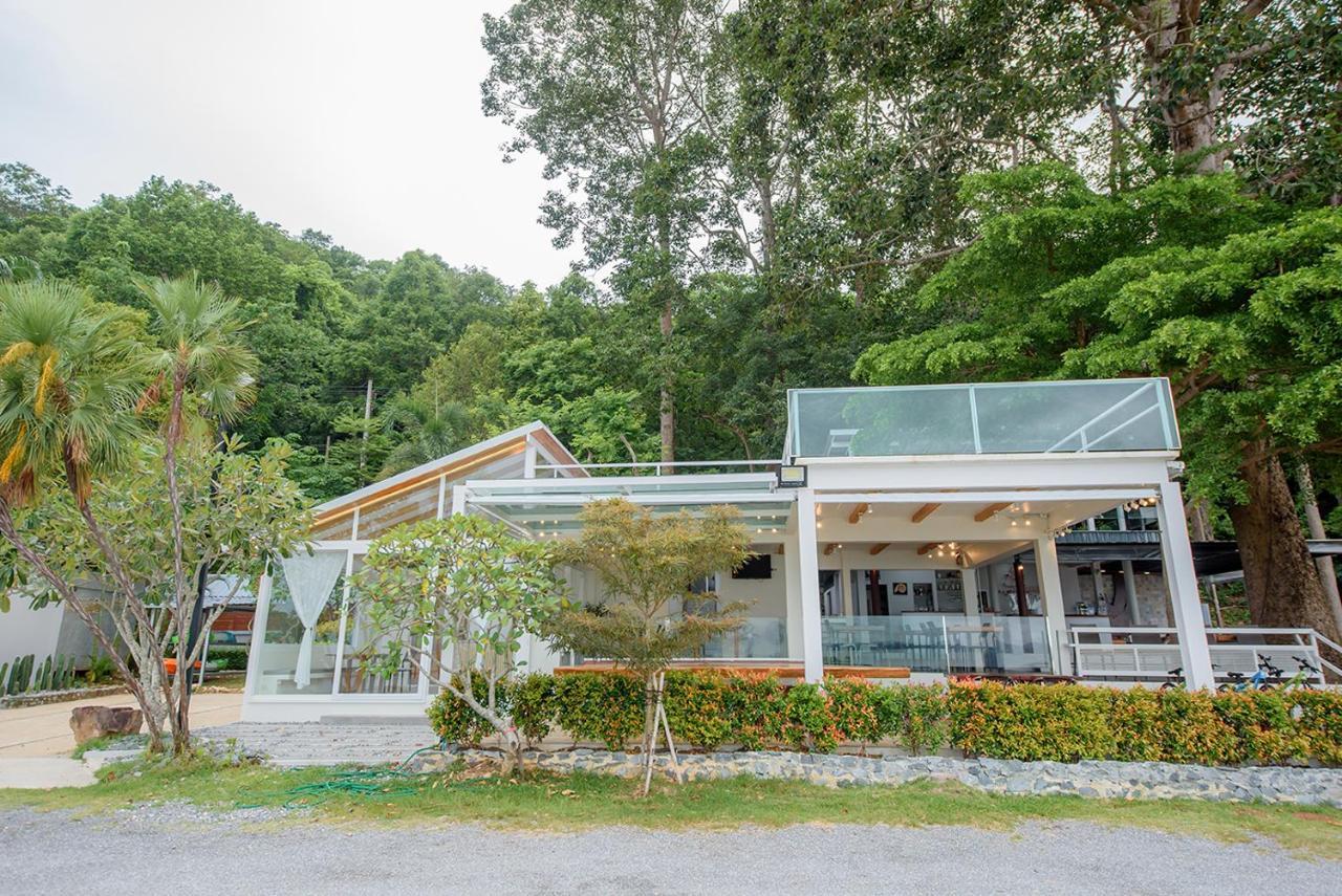 Seashell Village Resort Chao Lao Beach Exterior photo