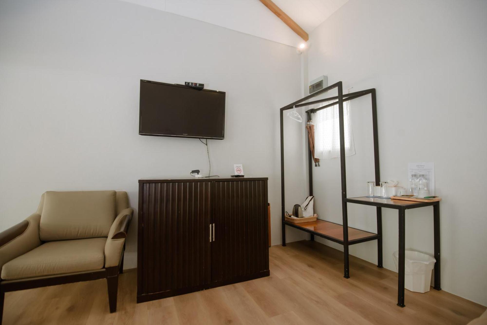 Seashell Village Resort Chao Lao Beach Room photo